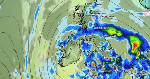 英国天气:巨大的低压系统今天袭击了英国，降雨预报地图变成了红色